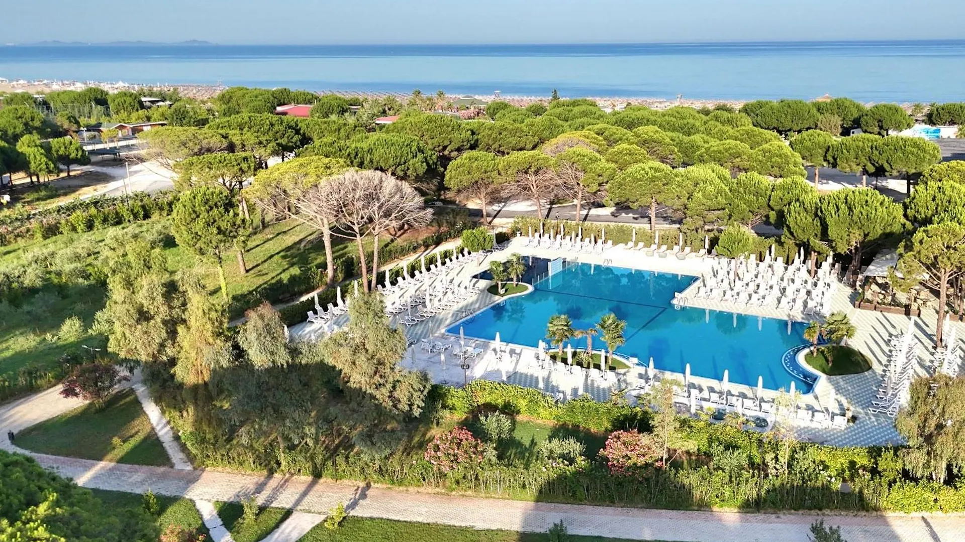 Lalzit Bay Dream Villa - Happy Rentals location